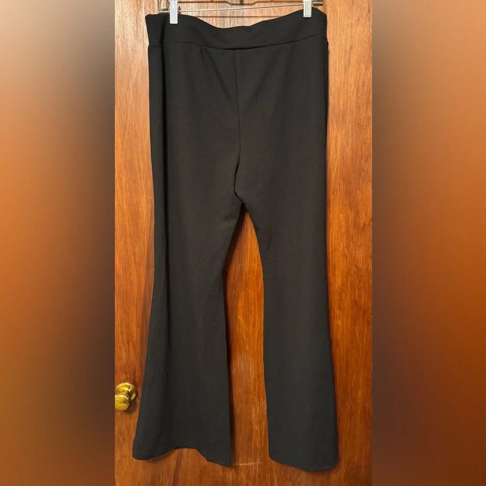 Women’s Plus Size Black Wide-Leg Flare Pants - Size 2X